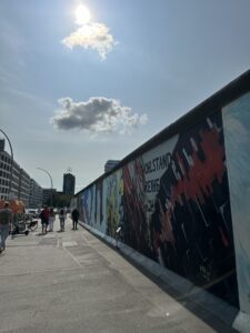 Arte urbana na East Side Gallery, Berlim