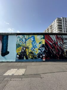 Arte urbana na East Side Gallery, Berlim