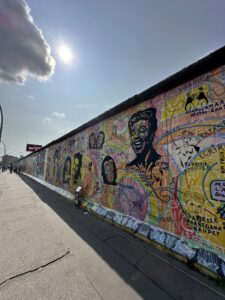 Arte urbana na East Side Gallery, Berlim