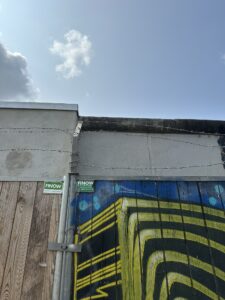 Trecho original do Muro de Berlim preservado