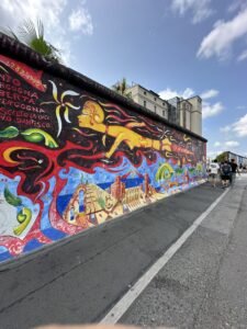 Arte urbana na East Side Gallery, Berlim