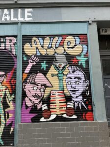 Arte urbana e grafite nos arredores da East Side Gallery, Berlim